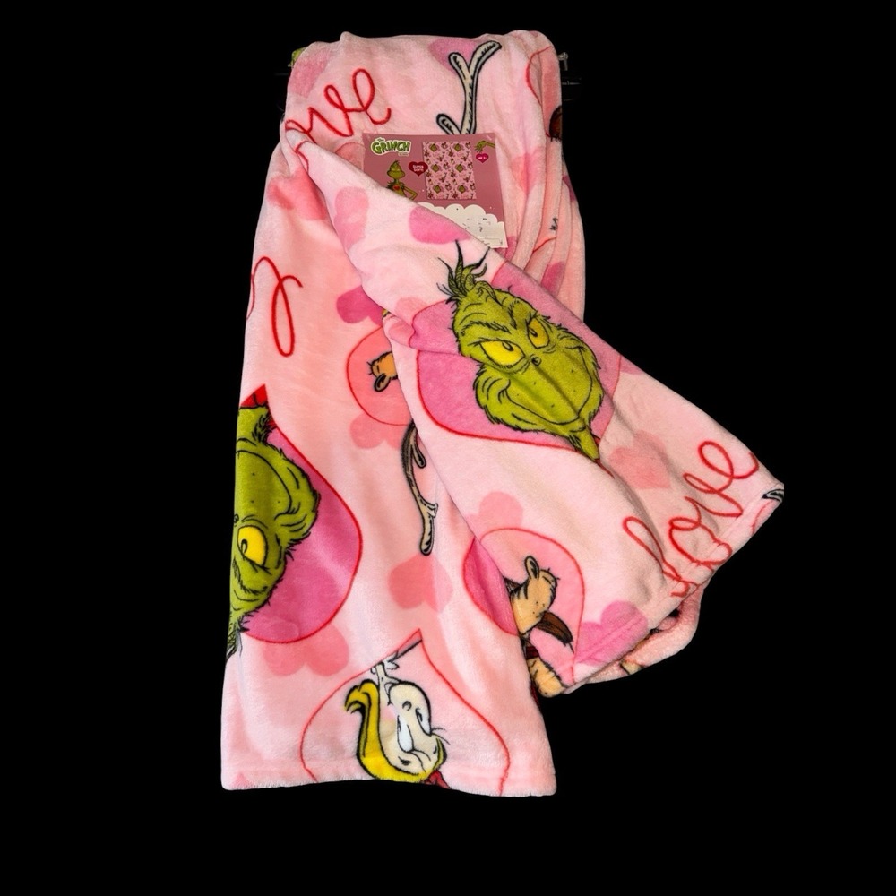 Dr. Seuss The Grinch & Max Cindy Lou Pink Throw Blanket Christmas 50 X 70" New